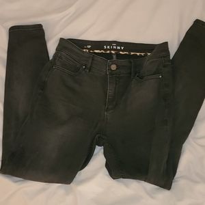 EUC White House Black Market skinny jeans